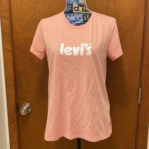 Levi’s t shirt size large junior